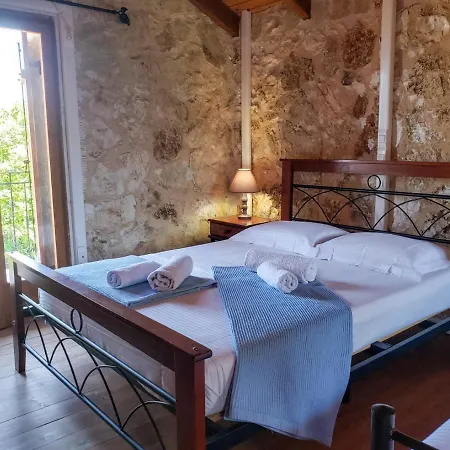 בית נופש Spasmata Village Stone Maisonette Minia