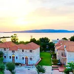 Дом отдыха Spasmata Village - Seaside Stone Maisonette Spacious & Quiet Only Adults Миния