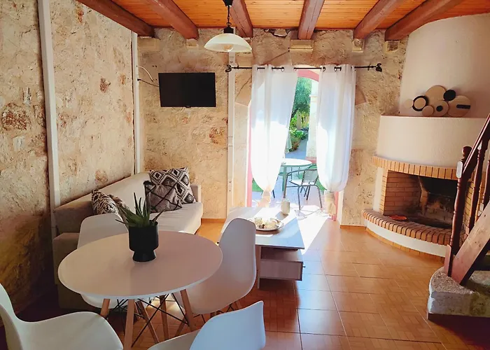 Spasmata Village - Seaside Stone Maisonette Spacious & Quiet Only Adults * Миния